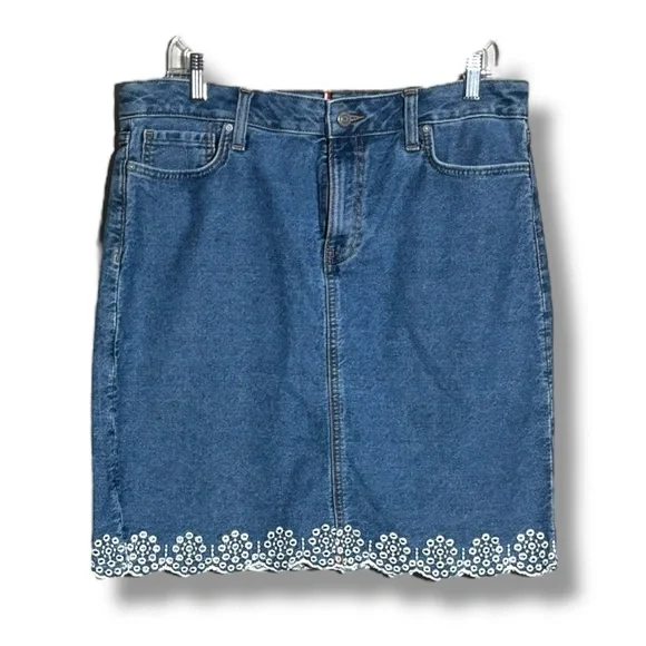 Tommy Hilfiger Light Blue Classic Pencil Denim Skirt with White Floral Detail - Picture 12 of 16
